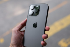 Read more about the article Apple Offers Generous ₹6,000 Discounts on iPhone 15